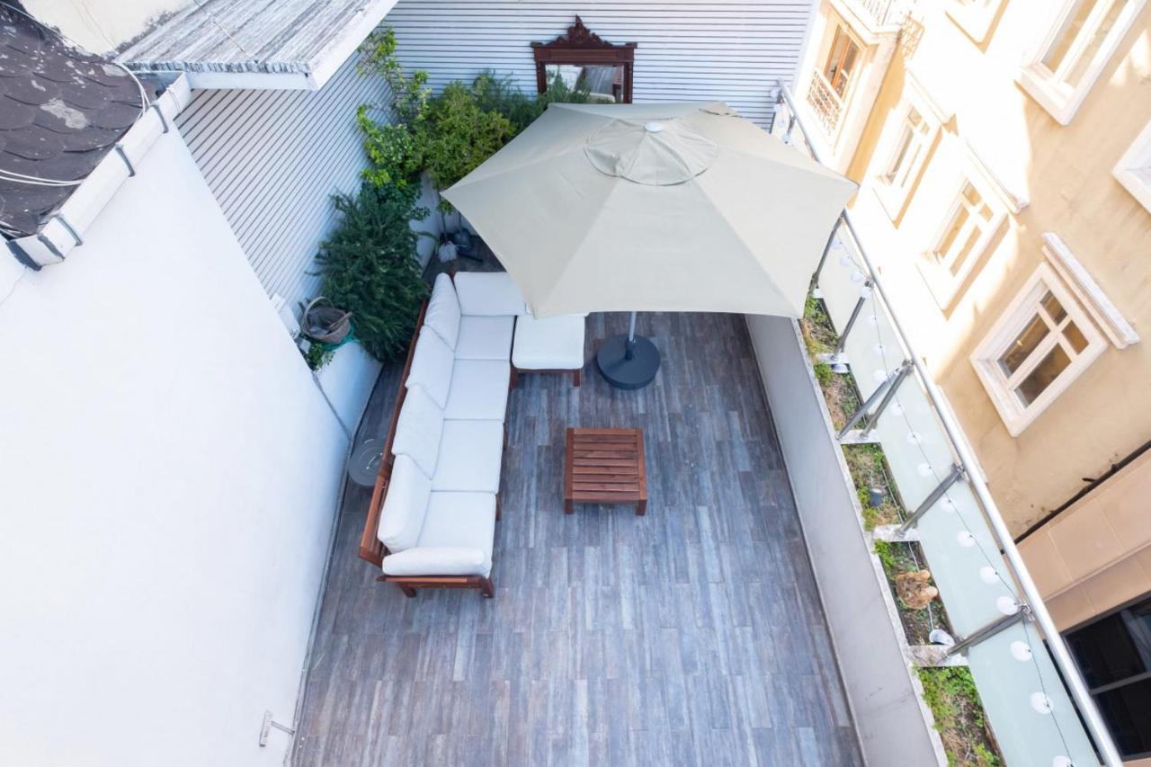Апартаменты Flat With Terrace Near Istiklal Street Стамбул Экстерьер фото